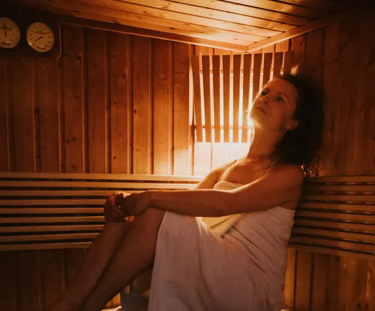 Sauna and blood pressure: why it can fall after heat