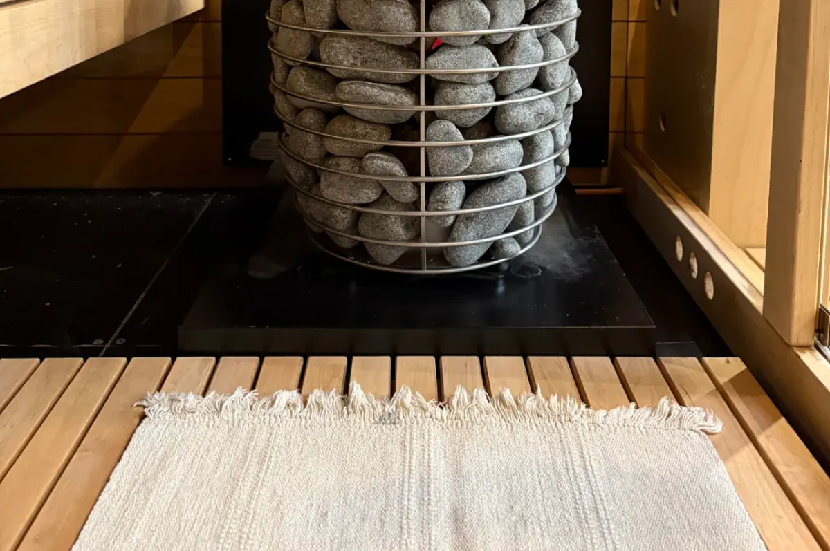 Sauna and skin: what heat does to your skin